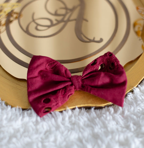 Madison broderie red wine bow clip