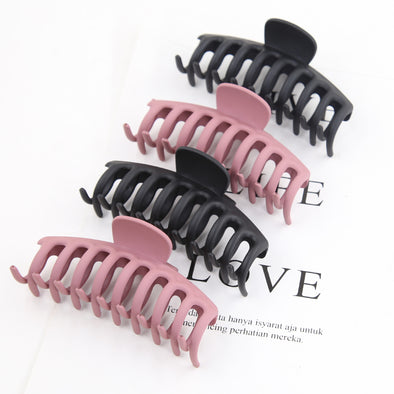 Penelope mums hair claw