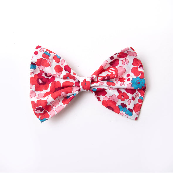 Ariana red floral clip
